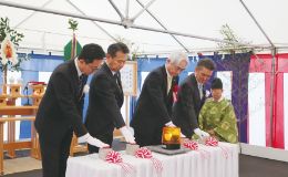 過給式流動焼却炉に火入れ